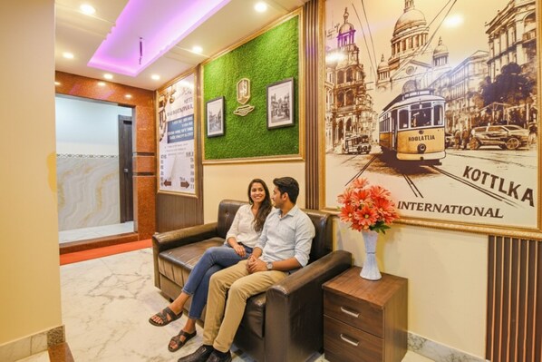 Lobby sitting area - Fabhotel Mn International (Kolkata)