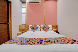 Egyptian cotton sheets, premium bedding, free WiFi, bed sheets
