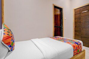 Egyptian cotton sheets, premium bedding, free WiFi, bed sheets - FabHotel Suncity I (Mumbai)