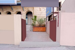 Property entrance - FabHotel Suncity I (Mumbai)