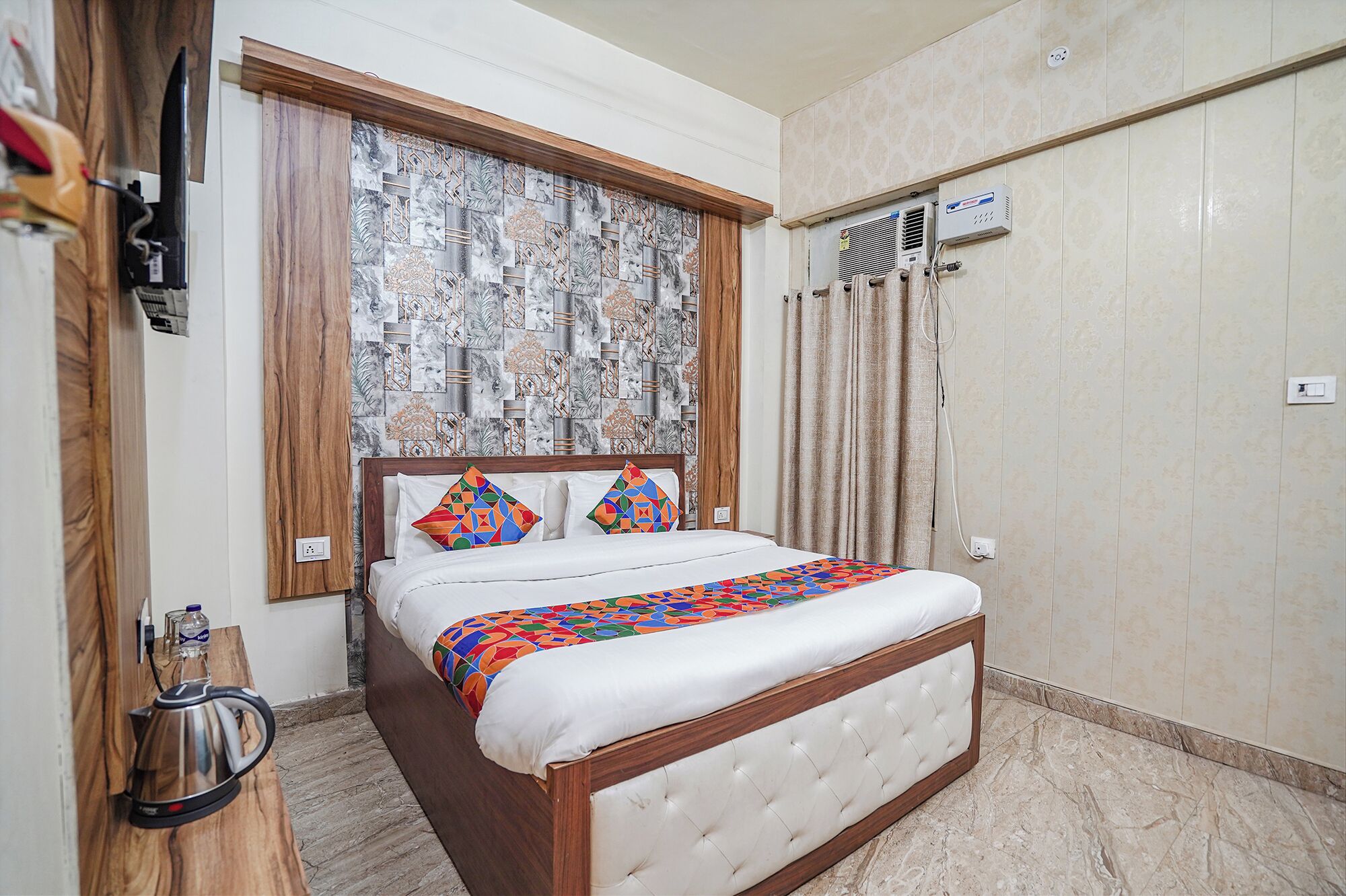 Egyptian cotton sheets, premium bedding, free WiFi, bed sheets