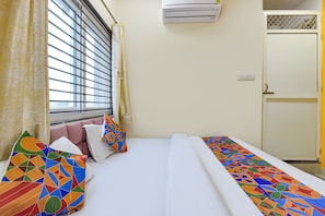 Egyptian cotton sheets, premium bedding, free WiFi, bed sheets