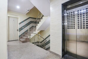 Lobby - Fabhotel Taugan Inn (New Delhi)