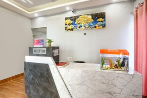 Reception - Fabhotel Villa The Suites (Prayagraj)