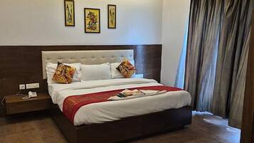 Egyptian cotton sheets, premium bedding, free WiFi, bed sheets