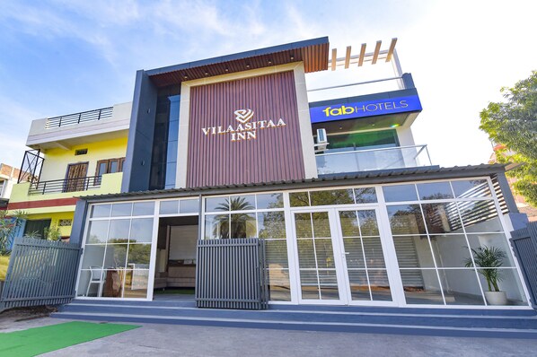 Exterior - Fabhotel Villa Inn (Ujjain)