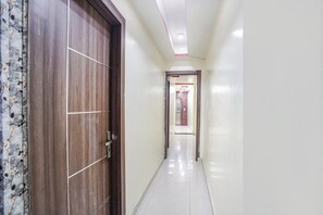 Lobby - FabHotel Rameshwar Inn (Prayagraj)