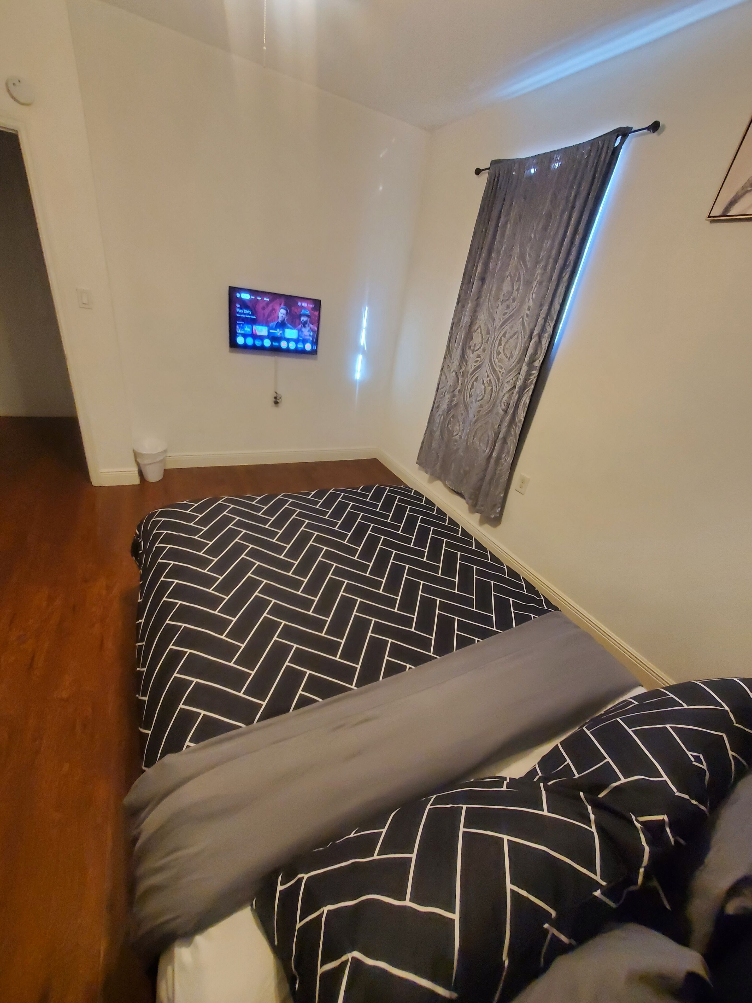 1 chambre, fer et planche à repasser, Wi-Fi gratuit, draps fournis
