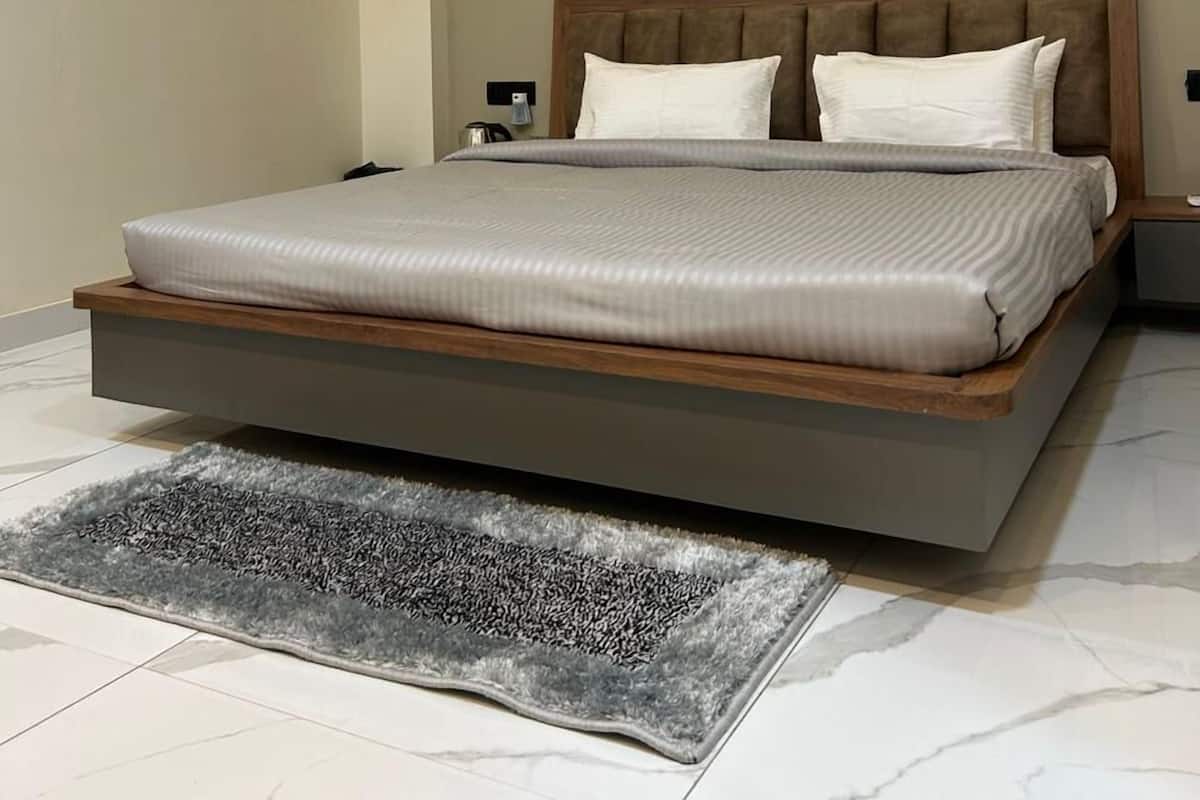 Meja, ruang kerja komputer riba, Wi-fi percuma