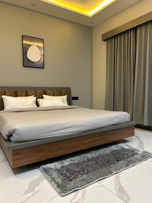 ห้องเอ็กเซกคิวทีฟดับเบิล | โต๊ะทำงาน, พื้นที่ทำงานแบบใช้แล็ปท็อป, Wi-Fi ฟรี