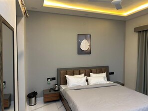 Superior tweepersoonskamer | Een bureau, een laptopwerkplek, gratis wifi