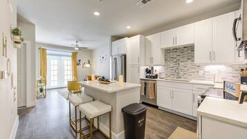 Micro-ondas, fogão, cooktop, lava-louças