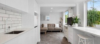 Henderson St, Studio Noosa Sunshine Beach