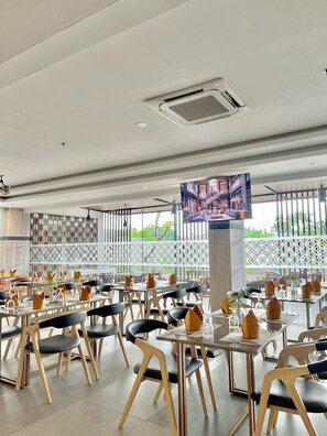 Restaurant - LYNN Hotel Tuban (Tuban)