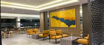 LYNN Hotel Tuban