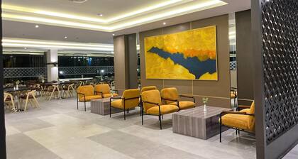 LYNN Hotel Tuban