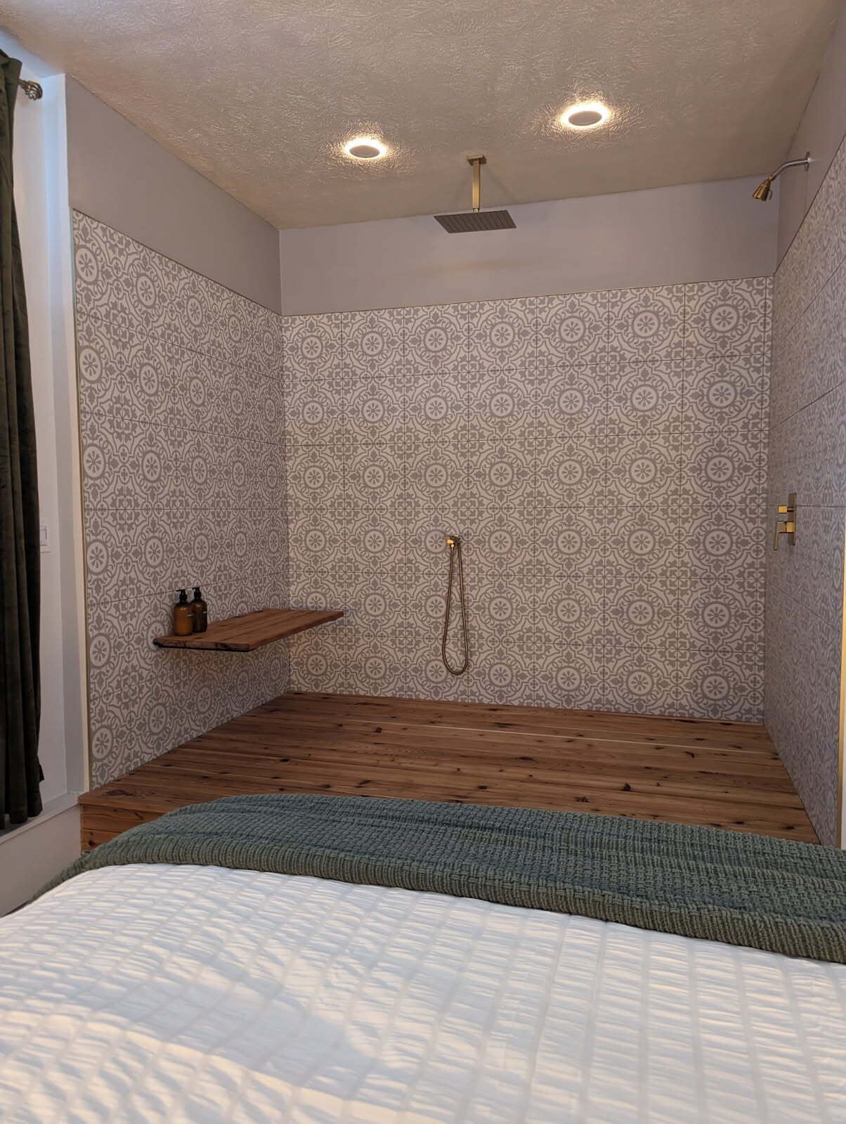 1 chambre, bureau, fer et planche à repasser, Wi-Fi gratuit