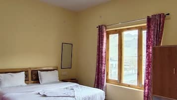 Habitación doble estándar, vista a la montaña | Wifi gratis