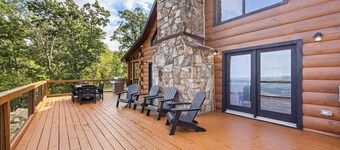 NEW Crossbow Cabin | Mtn Cabin w/Views | Sleeps 10