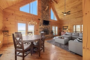 Smart TV - NEW Crossbow Cabin | Mtn Cabin w/Views | Sleeps 10 (rising fawn)
