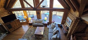 Smart TV, fireplace - Cooper's Run – 5 Bedroom Log Home with Hot Tub, Pool Table, and Views! (McHenry)