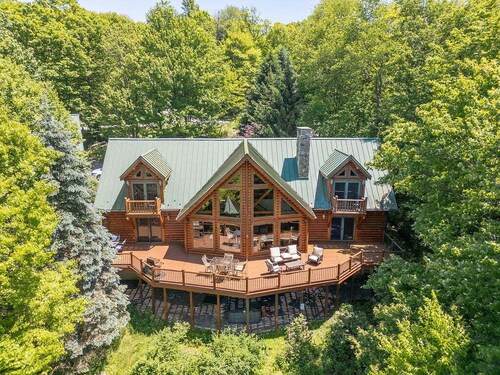 Deep Creek Escape | Fireplace + Hot Tub