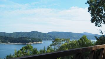 家庭客房, 非吸煙房, 私人浴室 (Villa Type, Lodge, with Kitchen) | 陽台景觀