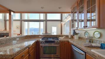 Luxury Condo, 3 Bedrooms, Balcony, Ocean View (715) | Private kitchen | Coffee/tea maker, cleaning supplies, paper towels