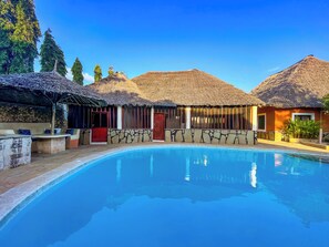 Utomhuspool
