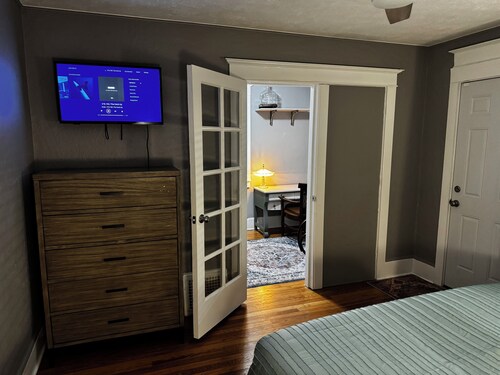 Cozy 3-bedroom home in Omaha's Little Bohemia District. Blocks from the Zoo!