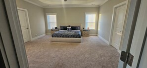 5 bedrooms, iron/ironing board, free WiFi, bed sheets