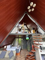 羽绒被、遮光窗帘、熨斗/熨衣板、免费婴儿床