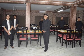 Restaurant - Hotel Yumi Ragi (Papumpare)