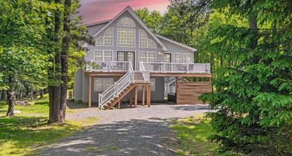 Game Room & A/C | Dog-Friendly Stay with Hot Tub