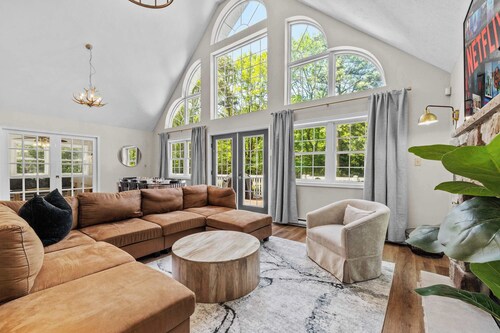 Game Room & A/C | Dog-Friendly Stay with Hot Tub