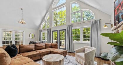 Play, Soak & Stay | Game Room, Lake & Dogs Welcome