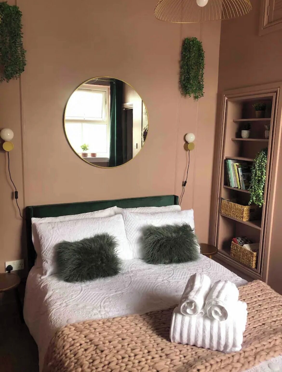 1 bedroom, desk, free WiFi, bed sheets