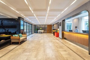 ฝ่ายต้อนรับ