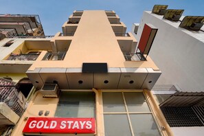 Front of property - Hotel Gold Stays Near Delhi Airport (New Delhi)