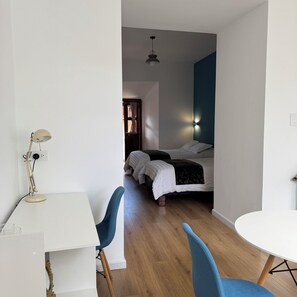 Superior Suite, Mountain View | In-room dining