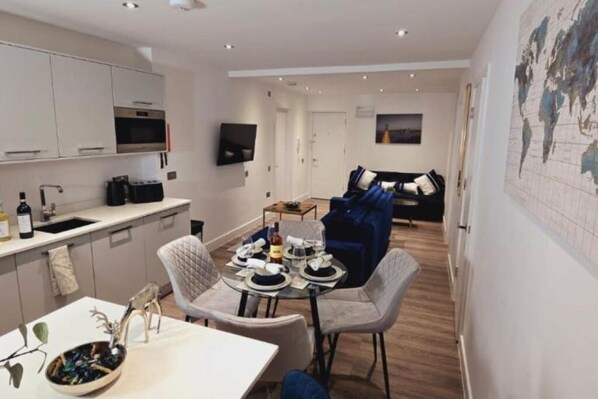 Interior - Kings Lodge By Nivaas 1 : Two-Bedroom Superior Apartment
(Reading)