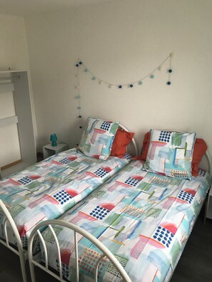 2 habitaciones, tabla de planchar con plancha y wifi gratis 