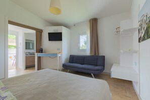 1 bedroom, internet, bed sheets