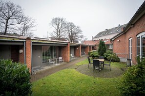 مكتب وواي فاي مجانًا وملاءات أسرّة