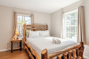 4 bedrooms, desk, iron/ironing board, travel cot