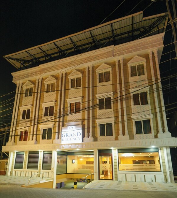 Front of property - Hotel Grand Regency (Aluva)