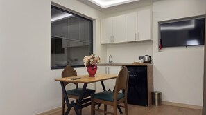 Family Suite | Living area - Lokka Hotel (Istanbul)