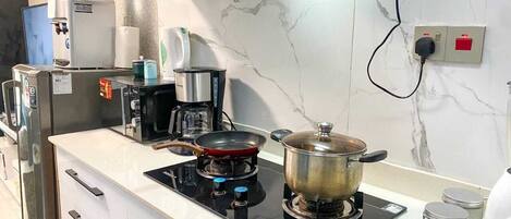 Fridge, microwave, oven, stovetop