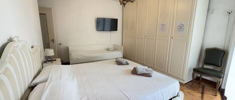 2 chambres, fer et planche Ă repasser, Wi-Fi, literie fournie
