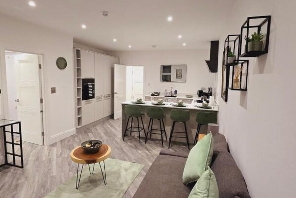 Living area - Abbey Corner By Nivaas 4 : Deluxe One-Bedroom Apartment
(Reading)